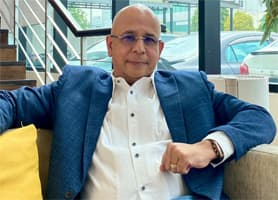 Covid19: biz hali o’rmondan chiqdikmi?  (Doktor Balachandran bilan savol-javob): Healthcare Asia Daily News