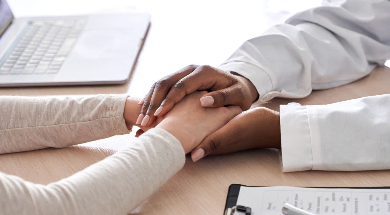 Klinik uchrashuvlarda sevgi va rahm-shafqat uchun vaqt ajratish