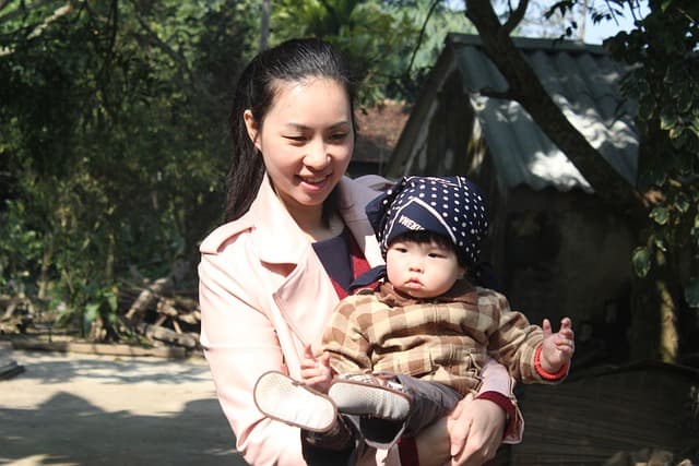 Chaqaloq surrogat onaga o’xshaydimi?