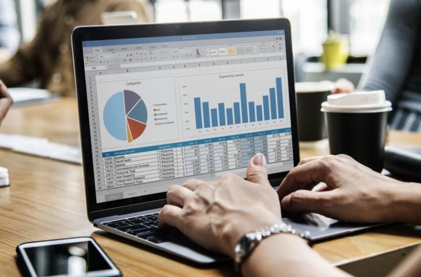 The beat goes on as Giannis scores 40 points to help Milwaukee advance after.