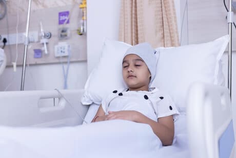 Ishlamaydigan bolalarda miya saratoni uchun immunoterapiya