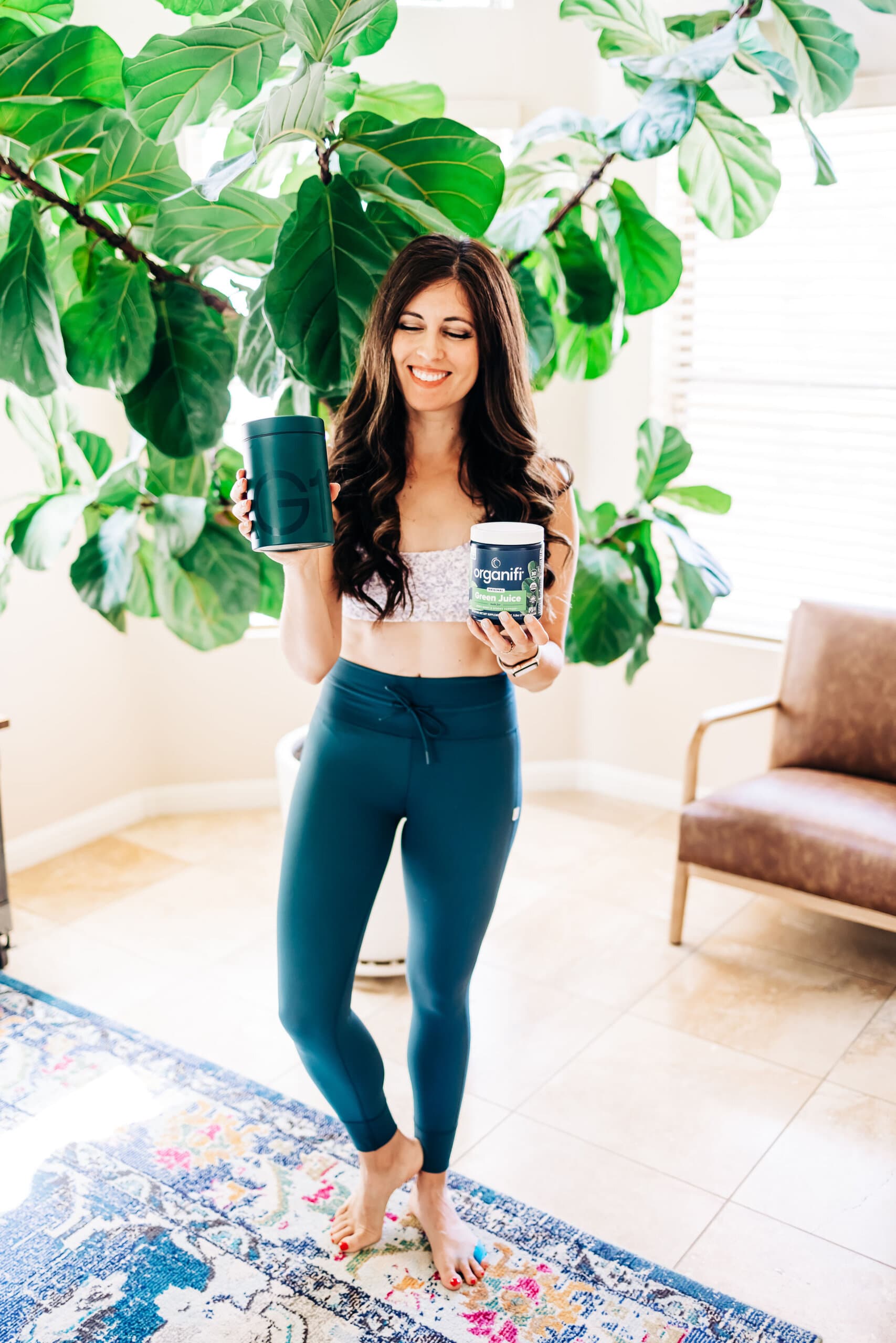 Organifi yashil sharbati va Athletic Greens (AG1)